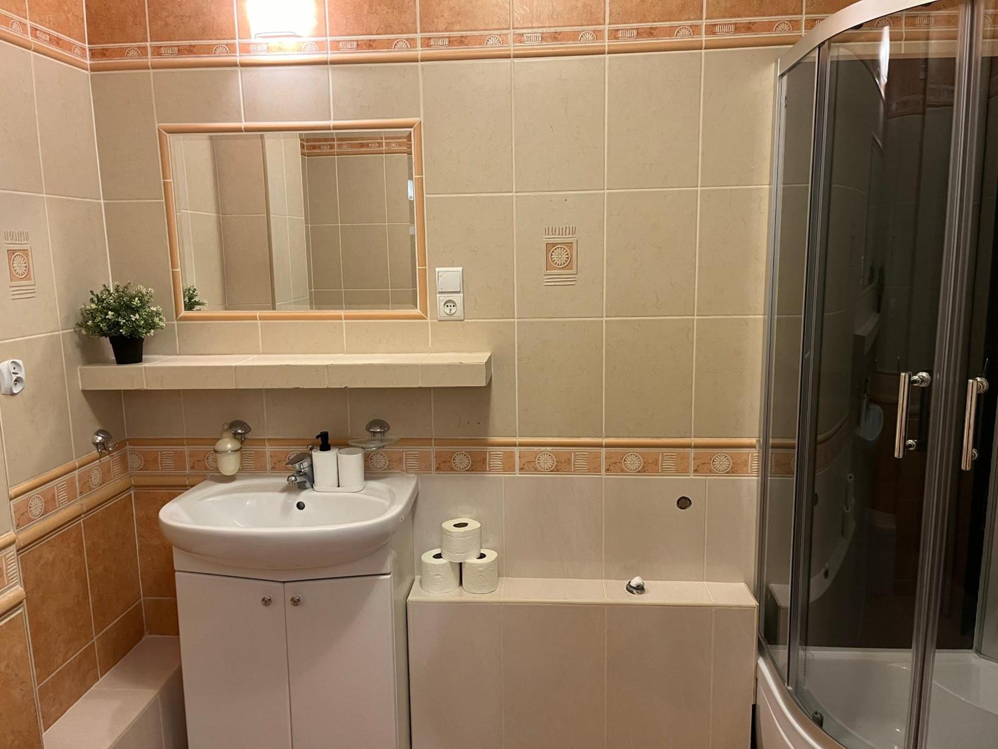 Coser Apartamenty Grzybowska Warszawa Exteriör bild